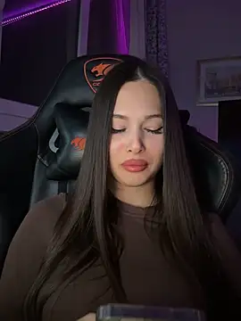 Snapshot of EricaWalls chatting on 4, 11, 2025 EricaWalls online show from 4, 11, 2025