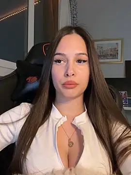 Snapshot of EricaWalls chatting on 11, 3, 2026 EricaWalls online show from 11, 3, 2026