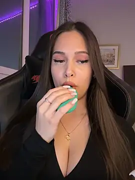 Snapshot of EricaWalls chatting on 28, 2, 2026 EricaWalls online show from 28, 2, 2026