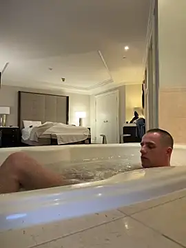 PeytonJohnn online show from 4, 12, 2025