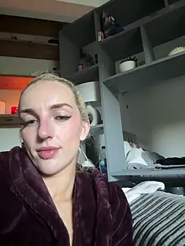 BlondeBombshellAmelia online show from 14, 1, 2025