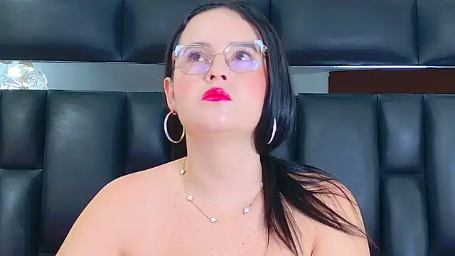 Snapshot of DahianaMoss chatting on 10, 6, 2026 DahianaMoss online show from 10, 6, 2026