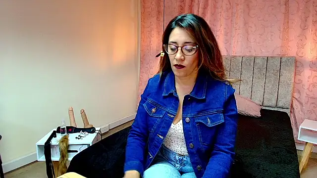 VioletaScott  online show from 21, 3, 2025