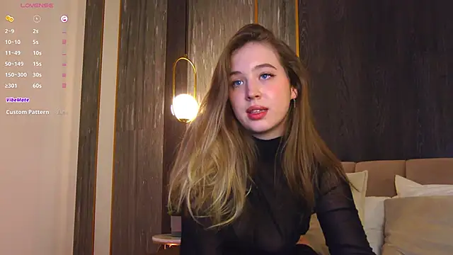 LoraineLuff online show from 3, 2, 2025