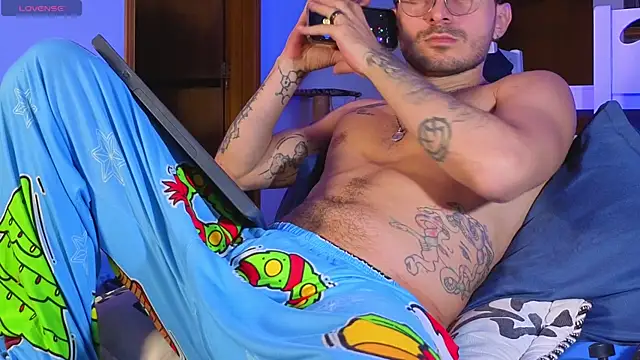 Snapshot of jhonny_sulivan chatting on 5, 11, 2025 jhonny sulivan online show from 5, 11, 2025