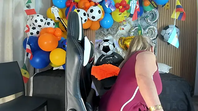 Snapshot of Danna_topless chatting on 11, 7, 2026 Danna topless online show from 11, 7, 2026
