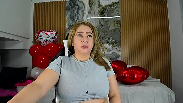 Danna topless online show from 10, 3, 2025