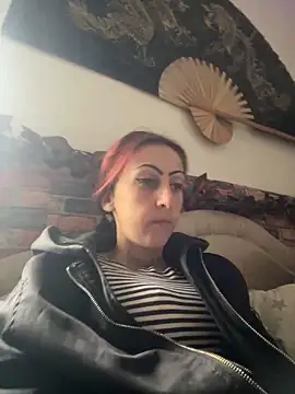 kriszy baby online show from 11, 3, 2025