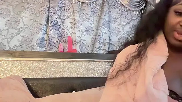 Snapshot of londonsfantasy chatting on 3, 11, 2025 londonsfantasy online show from 3, 11, 2025