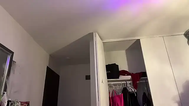 Snapshot of londonsfantasy chatting on 25, 10, 2025 londonsfantasy online show from 25, 10, 2025