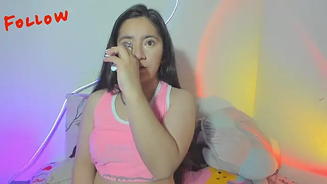 Snapshot of litle_mily_ chatting on 27, 10, 2025 litle mily online show from 27, 10, 2025