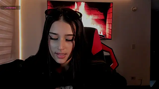 Charlotte greys online show from 22, 11, 2025