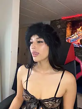 Charlotte greys online show from 21, 4, 2026