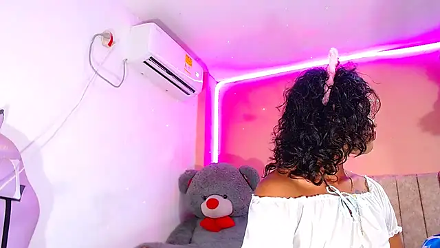 vanessa nauthygirls online show from 6, 3, 2025