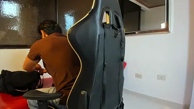 julian wallace online show from 18, 3, 2026