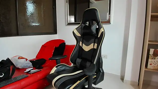 julian wallace online show from 10, 3, 2026