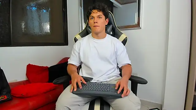 julian wallace online show from 7, 2, 2026