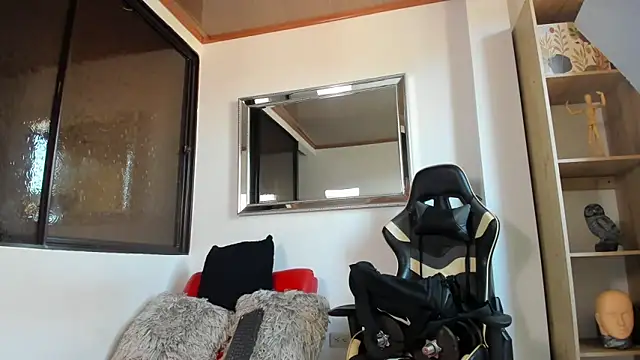 julian wallace online show from 10, 4, 2026