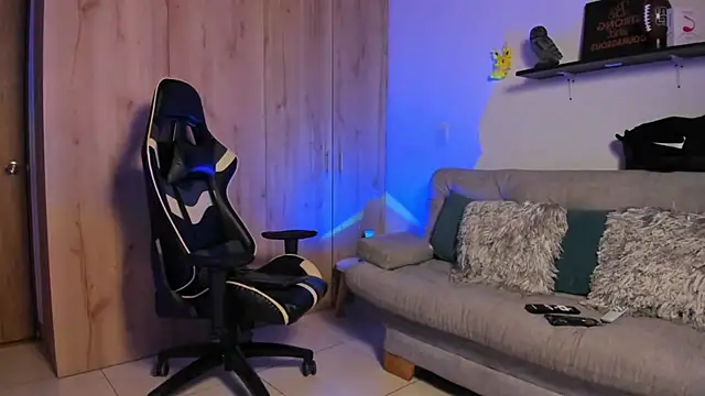 julian wallace online show from 24, 2, 2026