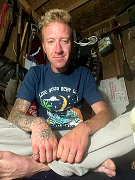 bentoverblonde online show from 27, 9, 2025
