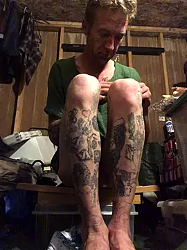 bentoverblonde online show from 21, 10, 2025