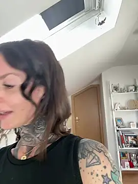 BrownieyQueen online show from 9, 3, 2026