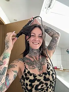 BrownieyQueen online show from 4, 7, 2026