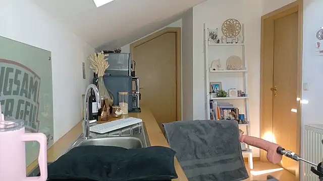 BrownieyQueen online show from 26, 6, 2026