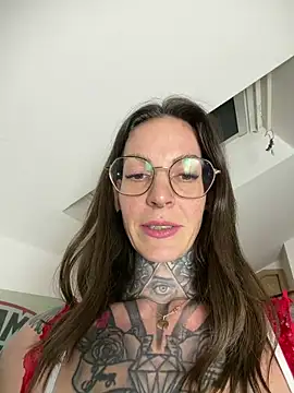 BrownieyQueen online show from 5, 2, 2026