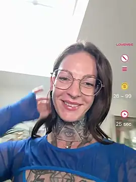 Snapshot of BrownieyQueen chatting on 18, 5, 2026 BrownieyQueen online show from 18, 5, 2026