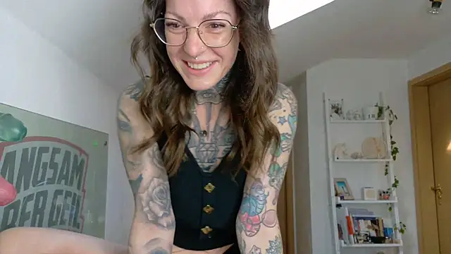 BrownieyQueen online show from 24, 3, 2026