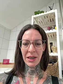 BrownieyQueen online show from 3, 8, 2026