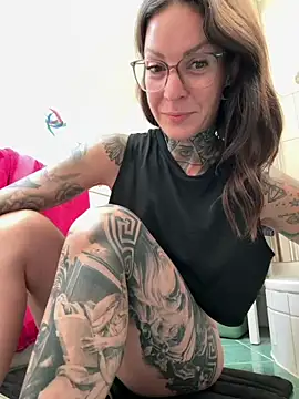 BrownieyQueen online show from 18, 6, 2026
