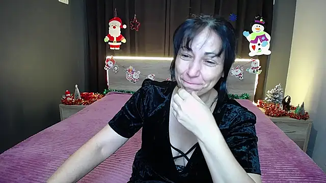 Snapshot of LiluGrants chatting on 5, 12, 2025 LiluGrants online show from 5, 12, 2025