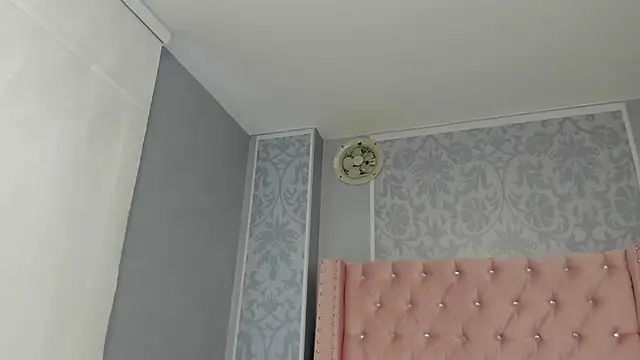 MaddyCute4u online show from 14, 3, 2025