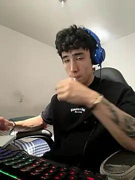 gojo satoru 18 online show from 7, 1, 2026