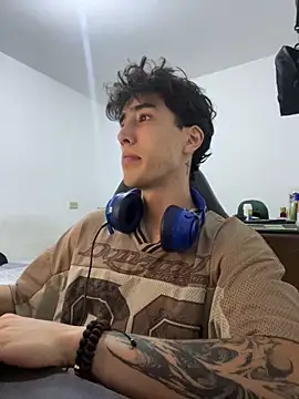 gojo satoru 18 online show from 3, 4, 2026