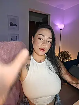 Snapshot of helena_smith chatting on 9, 5, 2026 helena smith online show from 9, 5, 2026