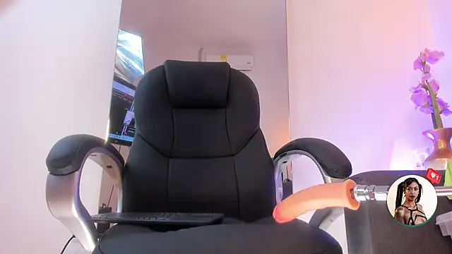 Juliett Adams  online show from 18, 10, 2025