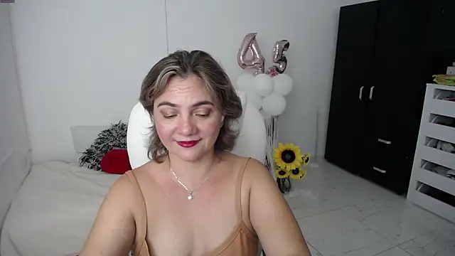 Snapshot of Chiraz_hasnaa chatting on 29, 1, 2025 Chiraz hasnaa online show from 29, 1, 2025