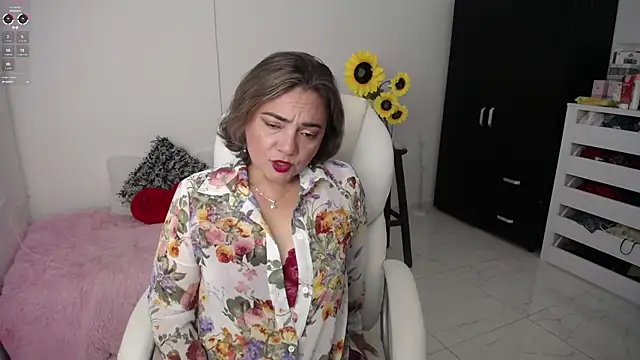 Snapshot of Chiraz_hasnaa chatting on 16, 2, 2025 Chiraz hasnaa online show from 16, 2, 2025
