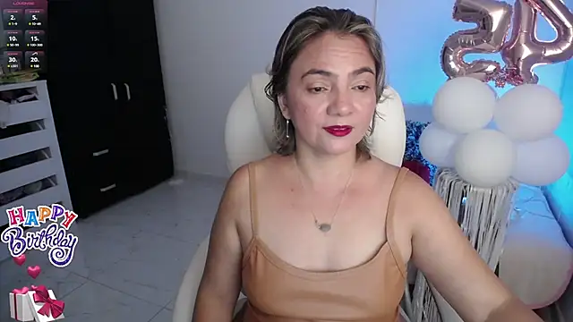 Snapshot of Chiraz_hasnaa chatting on 11, 1, 2025 Chiraz hasnaa online show from 11, 1, 2025