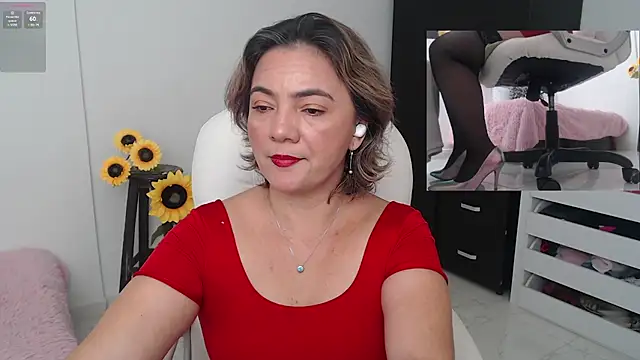 Snapshot of Chiraz_hasnaa chatting on 3, 12, 2024 Chiraz hasnaa online show from 3, 12, 2024
