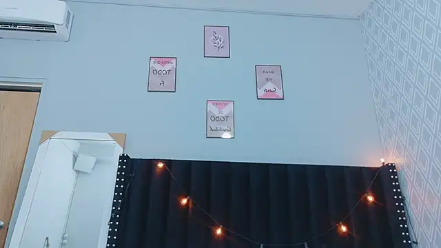 Beautifulskinny18 online show from 15, 11, 2025