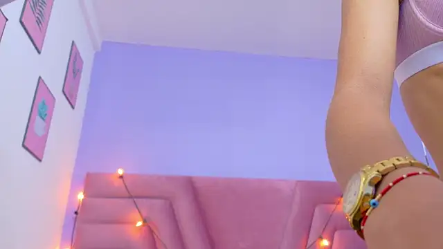 Beautifulskinny18 online show from 18, 11, 2025