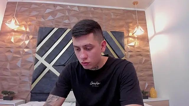 Snapshot of Yeiko_Romero_ chatting on 18, 3, 2025 Yeiko Romero online show from 18, 3, 2025