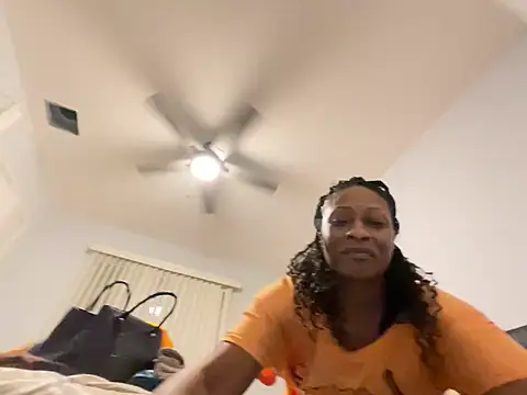 Snapshot of wynterheat chatting on 19, 2, 2025 wynterheat online show from 19, 2, 2025