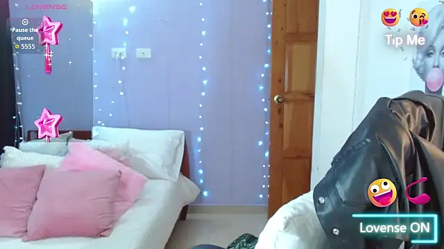 Paulina 627 online show from 10, 10, 2025