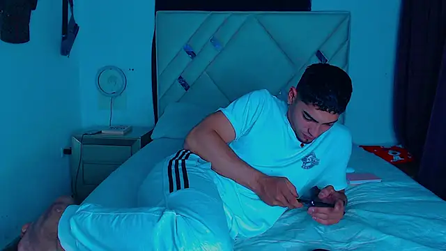 Rich boy01 online show from 17, 2, 2025
