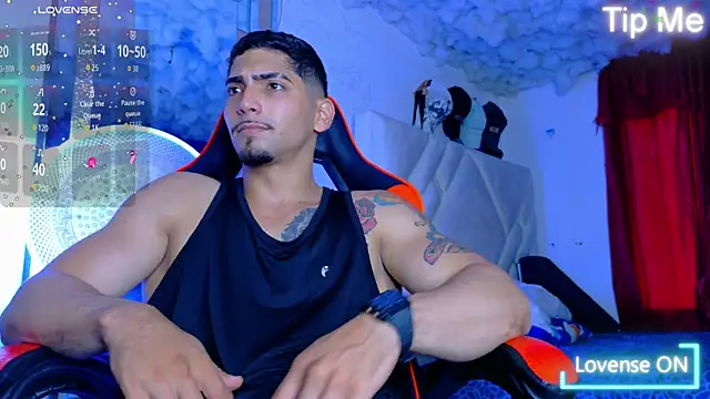 Snapshot of Rich_boy01 chatting on 14, 10, 2025 Rich boy01 online show from 14, 10, 2025